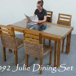 朱莉·威克（Julie Wicker）餐桌椅
