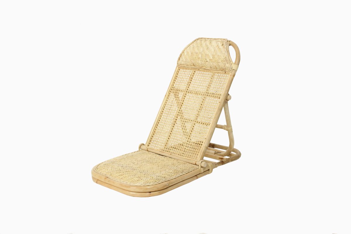 放松藤制沙滩椅